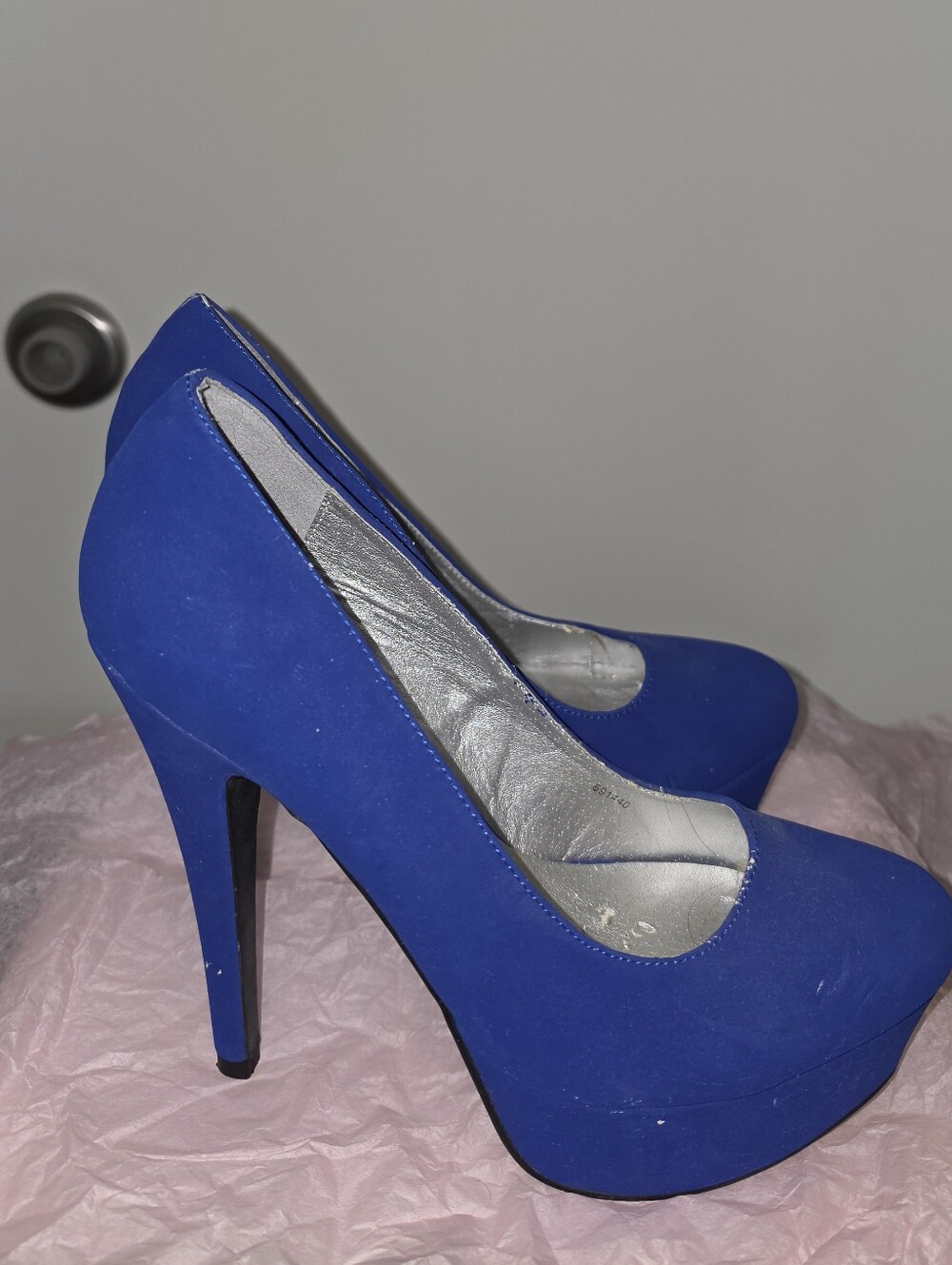 2010s Women's Royal Blue Suede Platform Pumps